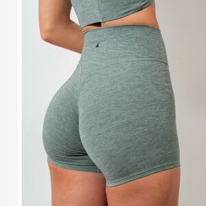 Vitality Daydream® Volley Short - Spearmint Tea